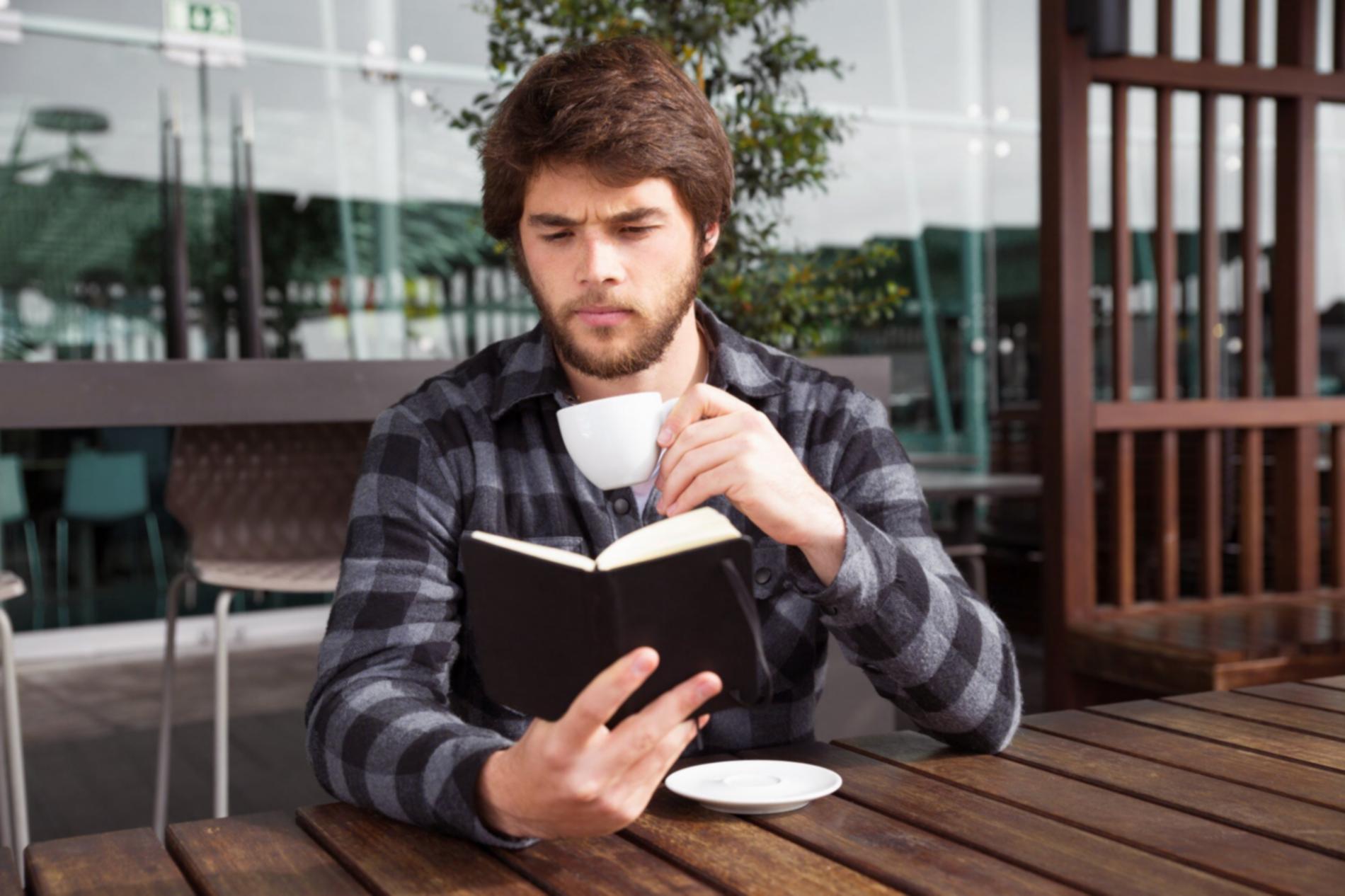 Analyse von Keyword-Daten am Laptop